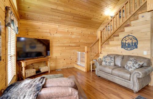 Van Buren House | Family Cabin with Deck By Mark Twain Natl Forest!