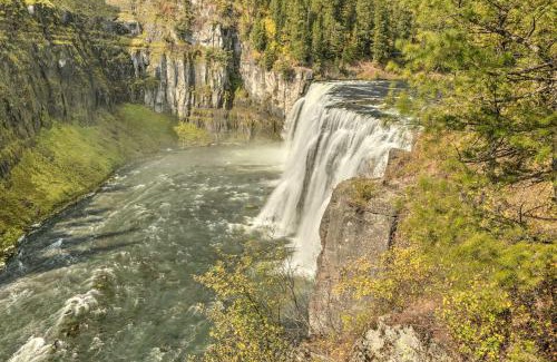 Island Park House | Family Cabin with Fire Pit - 25 Miles to Yellowstone