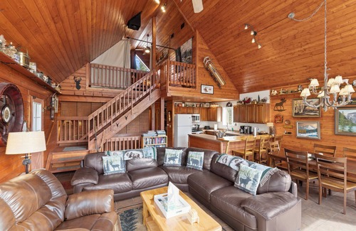 Rainbow Valley House | Family Cabin with looking up at back of Pikes Peak