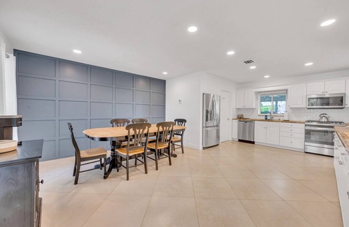 Cutler Bay House | Family Canal Home with Kayaks