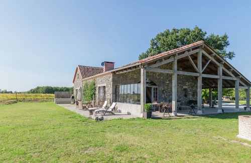 Fargues-sur-Ourbise Villa | Family Château Retreat