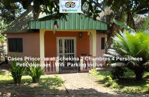 Kribi Ski Chalet | Family Chalet (6) 3 bedrooms Kitchenette Living ro