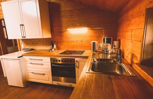 Vogtareuth Apartment | Family chalet close to nature with sauna & terrace - 15 min. to Lake Chiemsee