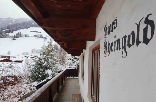 Inneralpbach Ski Chalet | Family Chalet with breath-taking mountain views. 5 minute walk to ski lift!