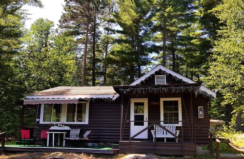 Wilmington Ski Chalet | Family Chalet with Fireplace