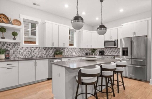 West End Apartment | Family Comfort | West End Kings