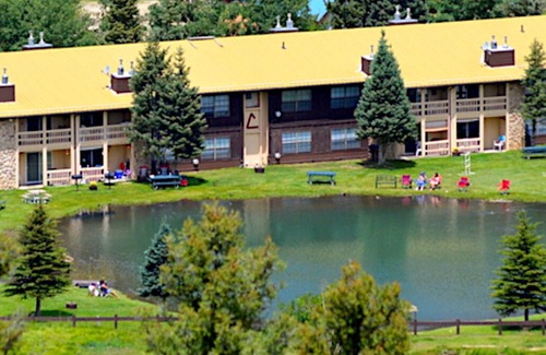 Red River Condo | Family condo, walk to ski area, private fishing pond and playground