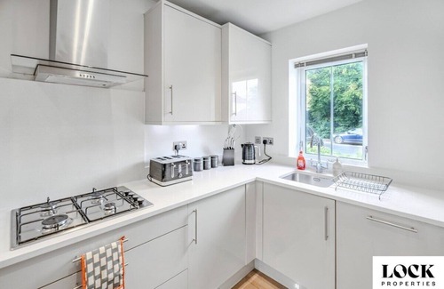 Maidenhead House | Family & Contractor house sleeps 8 - Maidenhead