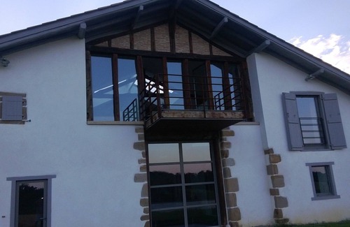 Arraute-Charritte Cottage | Family cottage in a typical Basque house between sea and mountains