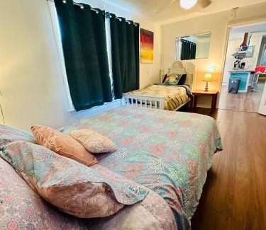 Sea Breeze House | Family Cottage 1 mile to Carolina Beach