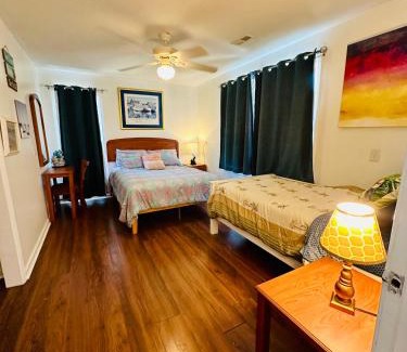Sea Breeze House | Family Cottage 1 mile to Carolina Beach