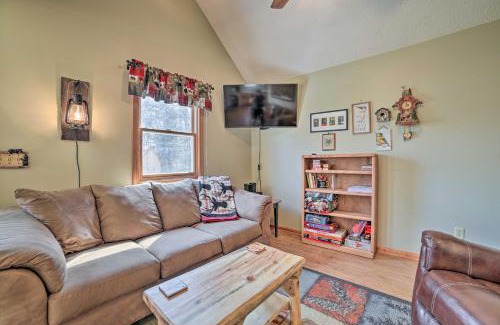Higgins Lake House | Family Cottage 3 Mi to Higgins Lake State Pk!