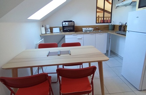 Noyant-Villages Apartment | Family Cottage in the Countryside