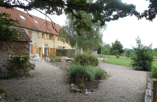 Biollet House | Family cottage in Auvergne, wifi and playground for a change of scenery