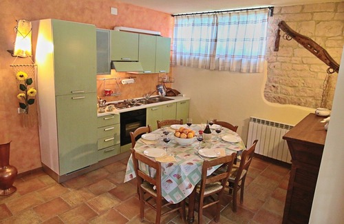 Furlo House | Family Cottage in Cagli with Pool