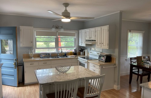 Oak Bluffs Cottage | Family cottage in Oak Bluffs. Close to town