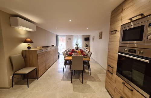 Lye Cottage | Family cottage near Beauval Zoo with private courtyard