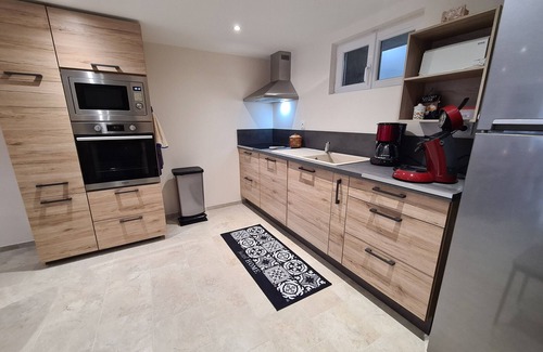 Lye Cottage | Family cottage near Beauval Zoo with private courtyard