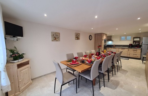 Lye Cottage | Family cottage near Beauval Zoo with private courtyard