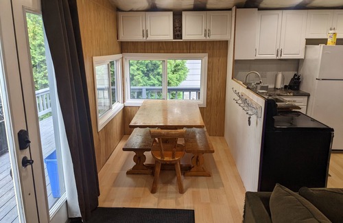 Cumberland Beach Cottage | Family Cottage on Lake Couchiching