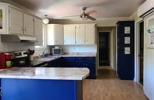 Brockton Cottage | Family Cottage on Quiet Lake with Shallow Entry