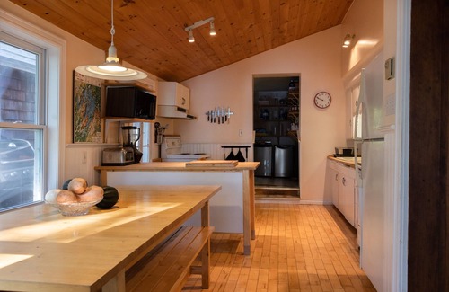 Athens Cottage | Family Cottage on Sheep Island