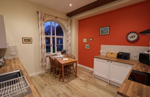 Norwich Cottage | Family cottage overlooking the duck pond, on a farm near Norwich City