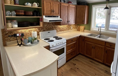 Otter Lake Cottage | Family Cottage *Pet Friendly *West Exposure *2hrs North of TO *Close to Trails
