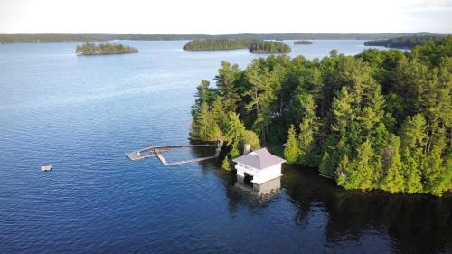 Leeds and the Thousand Islands Ski Chalet | Family Cottage Sheep Island
