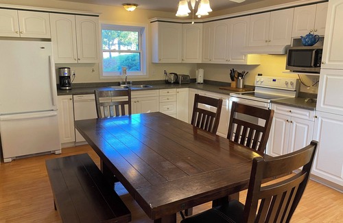 Quinte West Cottage | Family cottage with beach on spring-fed lake, close to plenty of attractions