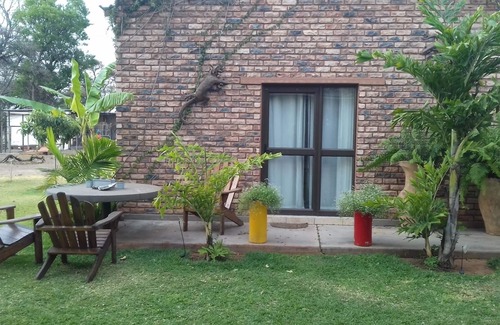 Grootfontein Other | Family Cottage with en suite bathroom and kitchenette