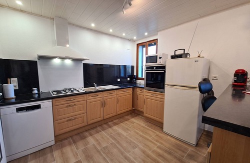 Segry Cottage | Family cottage with shared pool, terrace, and WiFi