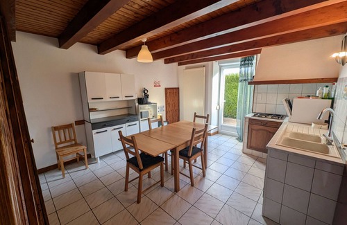 Faymont Cottage | Family cottage with terrace and kids' area in Faymont