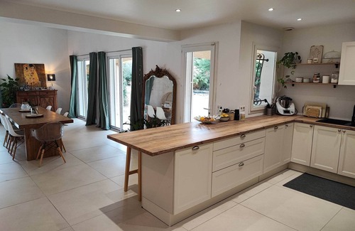 Durfort House | Family country house at the foot of the Black Mountain