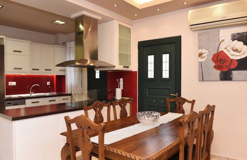 Argos House | Family Cozy VillanDiscover easily nearby lovely Nafplio, Argos &hystoric Mycenae