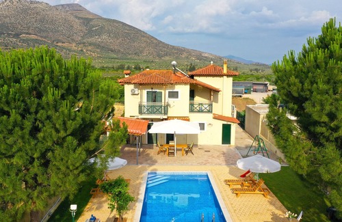 Argos House | Family Cozy VillanDiscover easily nearby lovely Nafplio, Argos &hystoric Mycenae