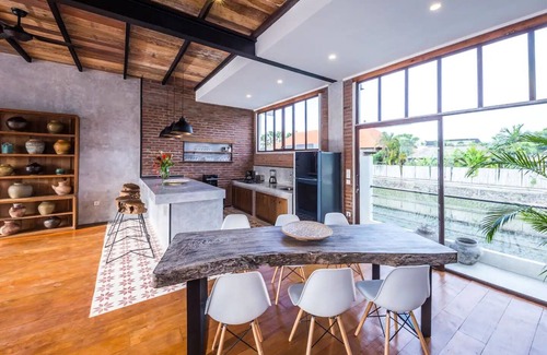 Batubelig Villa | ❤ FAMILY DEAL ! 2 Pools Villa in Seminyak/Beach !