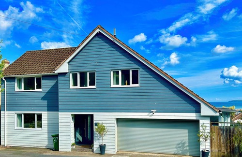 Westward Ho House | Family/dog friendly modern coastal property with hot tub & stunning ocean views
