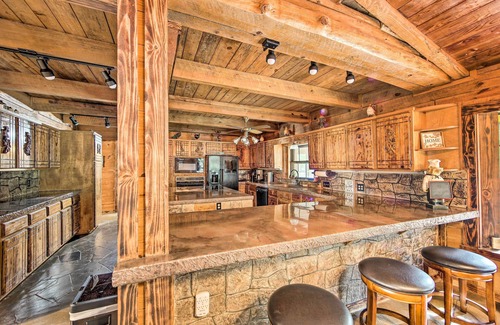 Flint Cabin | Family & Dog Friendly 'Serendipity Estates'!