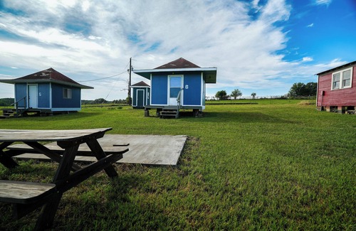 Plantersville Cabin | Family Farms Cabin 6 - Twin/Full Bunk, Fire Pit & Country Charm. Sleeps 3