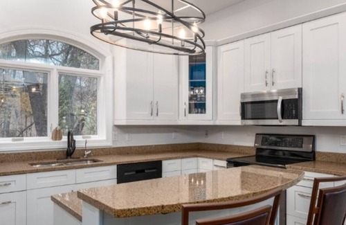 Cedar Rapids House | Family favorite!