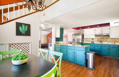 Vance Jackson House | Family Fiesta! Pool, Spa, Arcade, Mini Golf, Slide, Bowling + Games