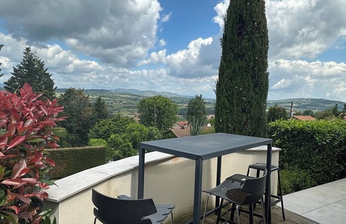 Fleurieux-sur-l'Arbresle House | Family home 20 minutes from Lyon with outdoor pool bar and panoramic views