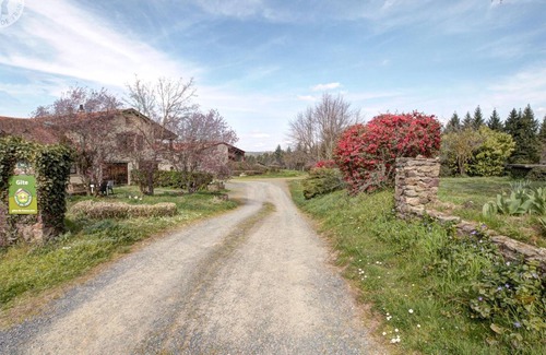 Saint-Medard-en-Forez Cottage | Family-Friendly Cottage with Fireplace, Games & Nearby Attractions
