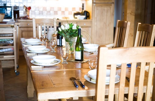 Le Tour Ski Chalet | Family-friendly ski to the door Chalet with Sauna