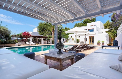 Santa Eulalia del Rio Villa | Family friendly authentic farmhouse with large pool and license