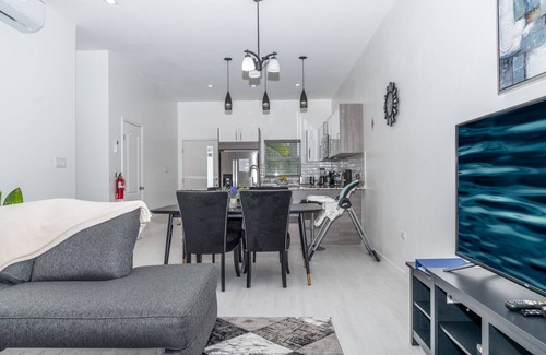 George Town Apartment | Family-friendly, 7 minutes from the beach! Only assistance animals allowed.