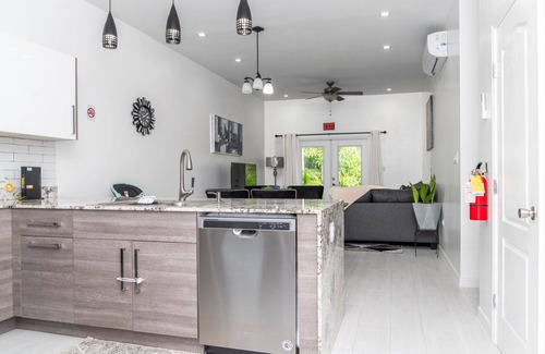 George Town Apartment | Family-friendly, 7 minutes from the beach! Only assistance animals allowed.