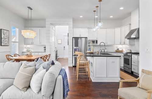 Jacksonville Beach House | Family-Friendly Luxe Home with Heated Pool & Games