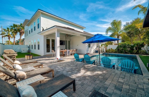 Jacksonville Beach House | Family-Friendly Luxe Home with Heated Pool & Games